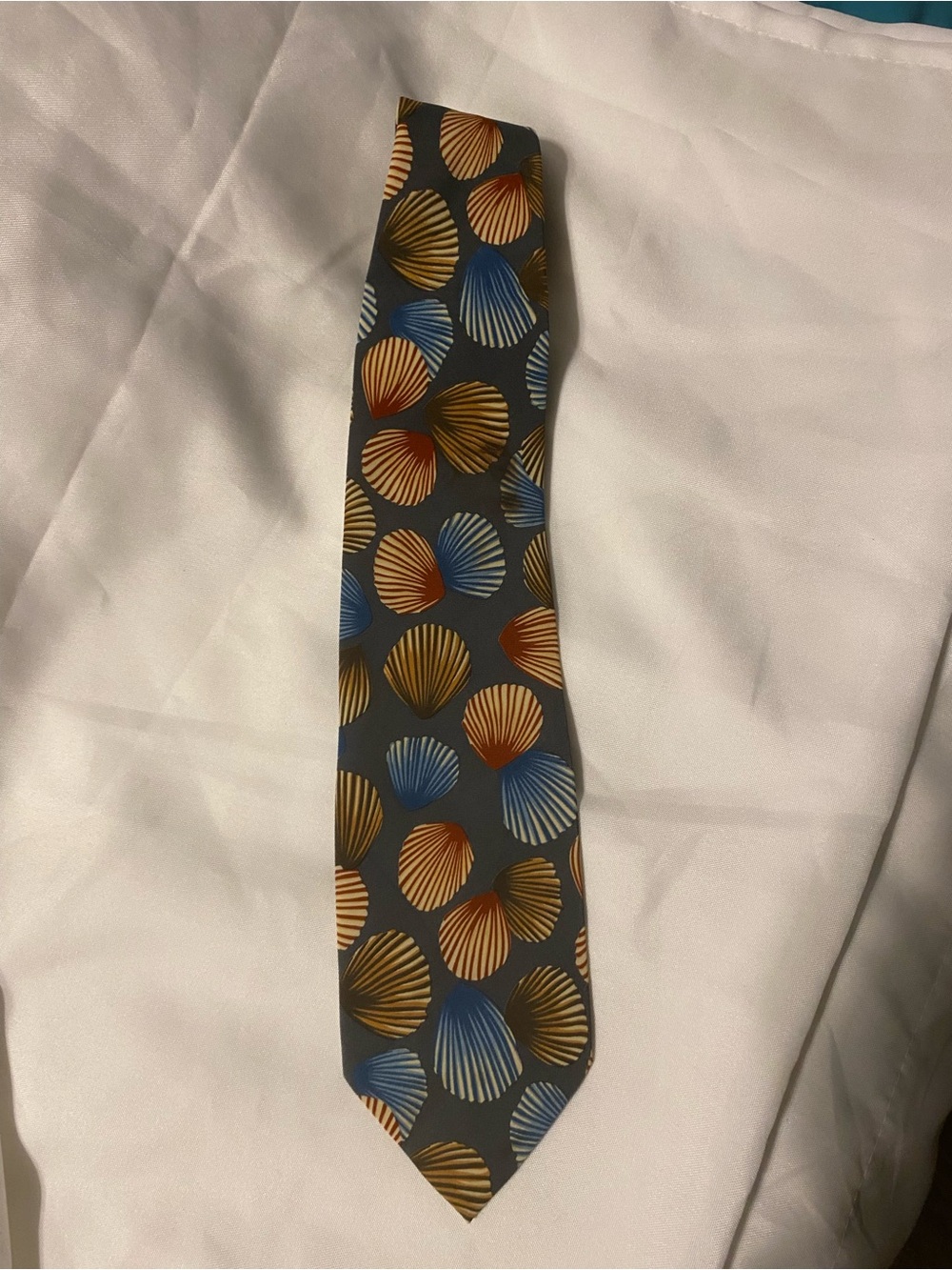 Gray Shell-Pattern Men's Tie with Blue and Gold Accents